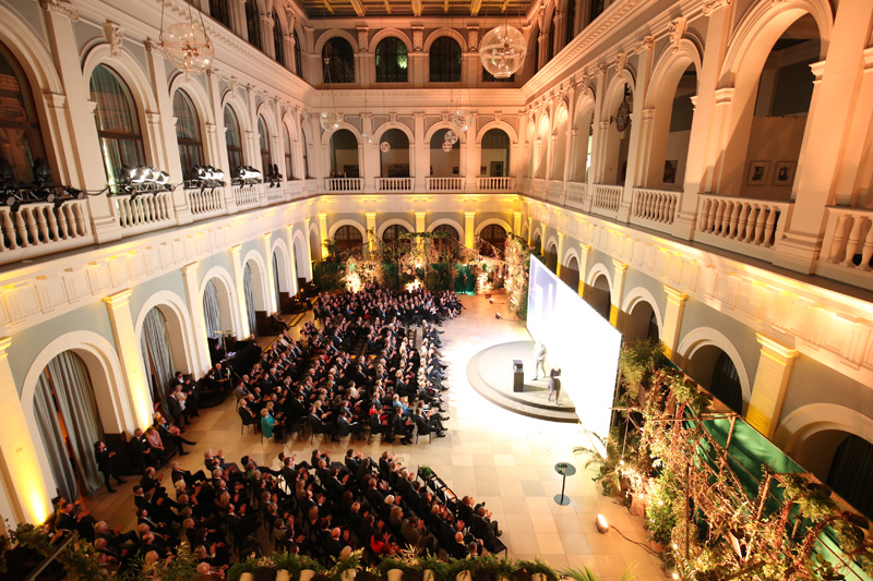 Photo: Hamburg Messe und Congress / Stephan Wallocha